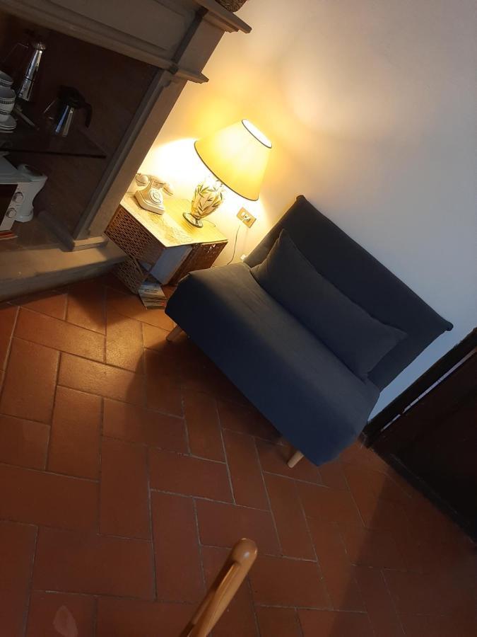 プラートLa Casina Della Volpeアパートメント エクステリア 写真