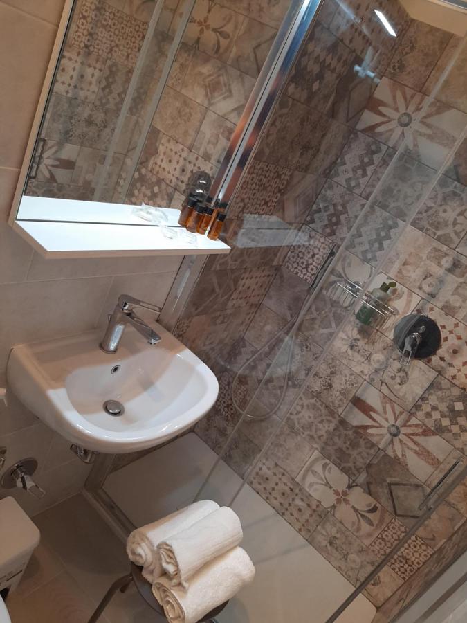 プラートLa Casina Della Volpeアパートメント エクステリア 写真